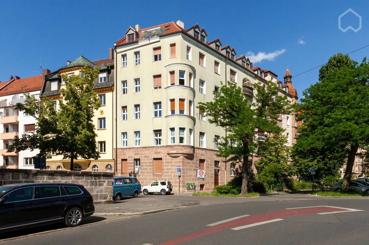 Lightflooded Apartment | 2 balconies | 3 rooms | castle & parcview