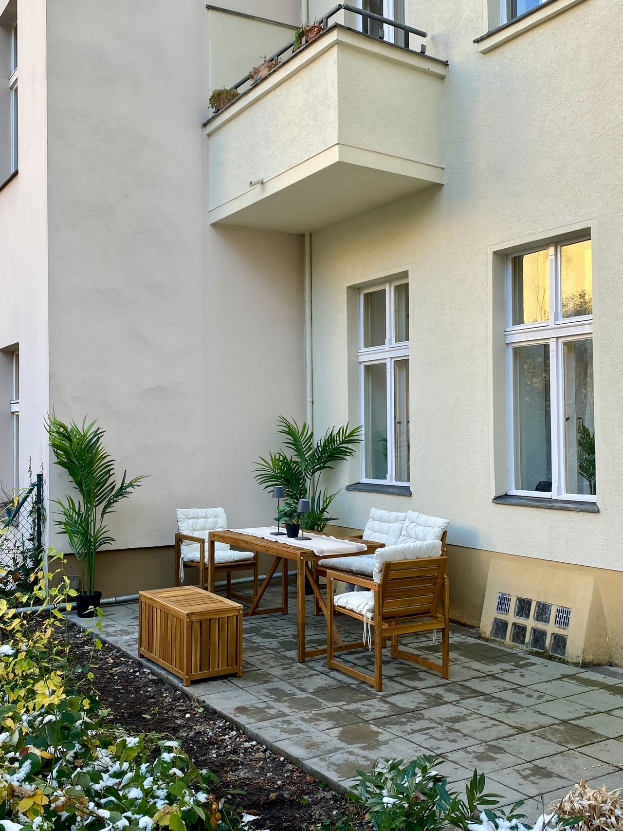 quiet old building apartment with garden in Charlottenburg