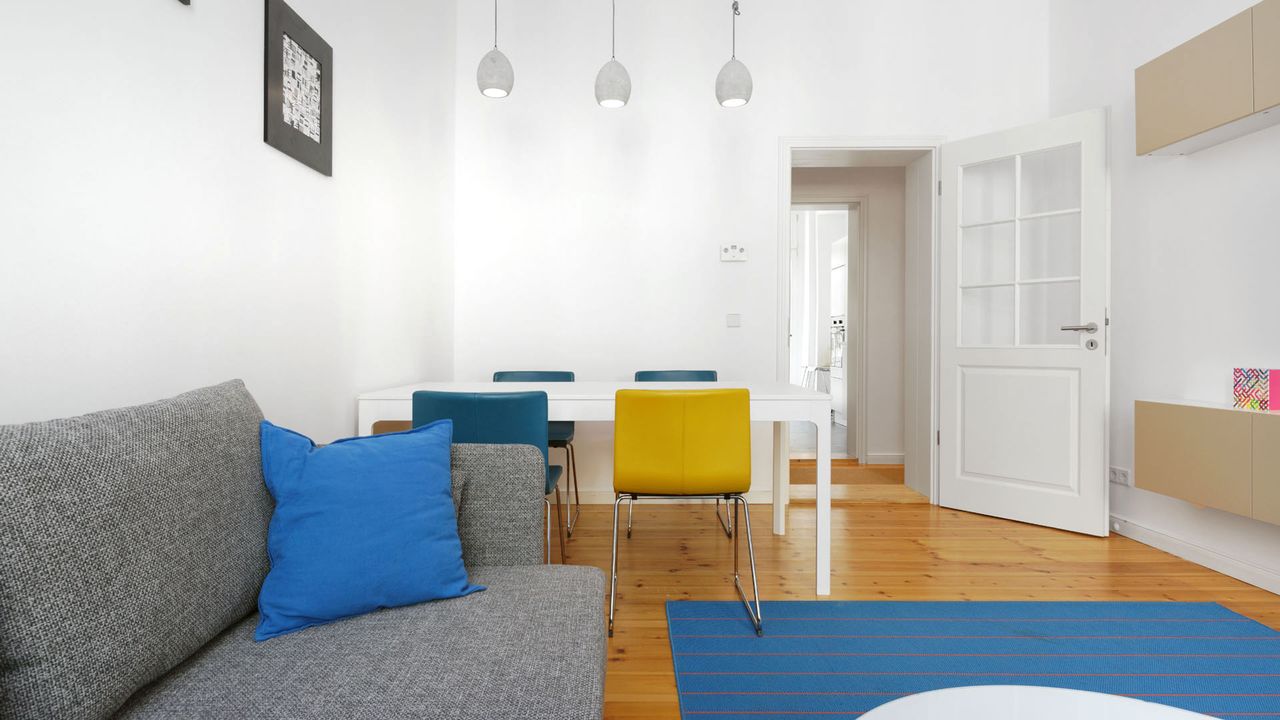 Bright 4 Bedroom Apartment in Mitte