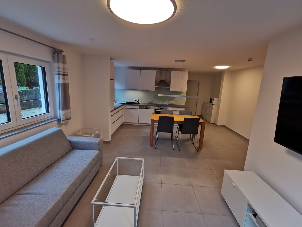 As good as new furnished 2 room apartment in quiet location in Stuttgart-Steinhaldenfeld