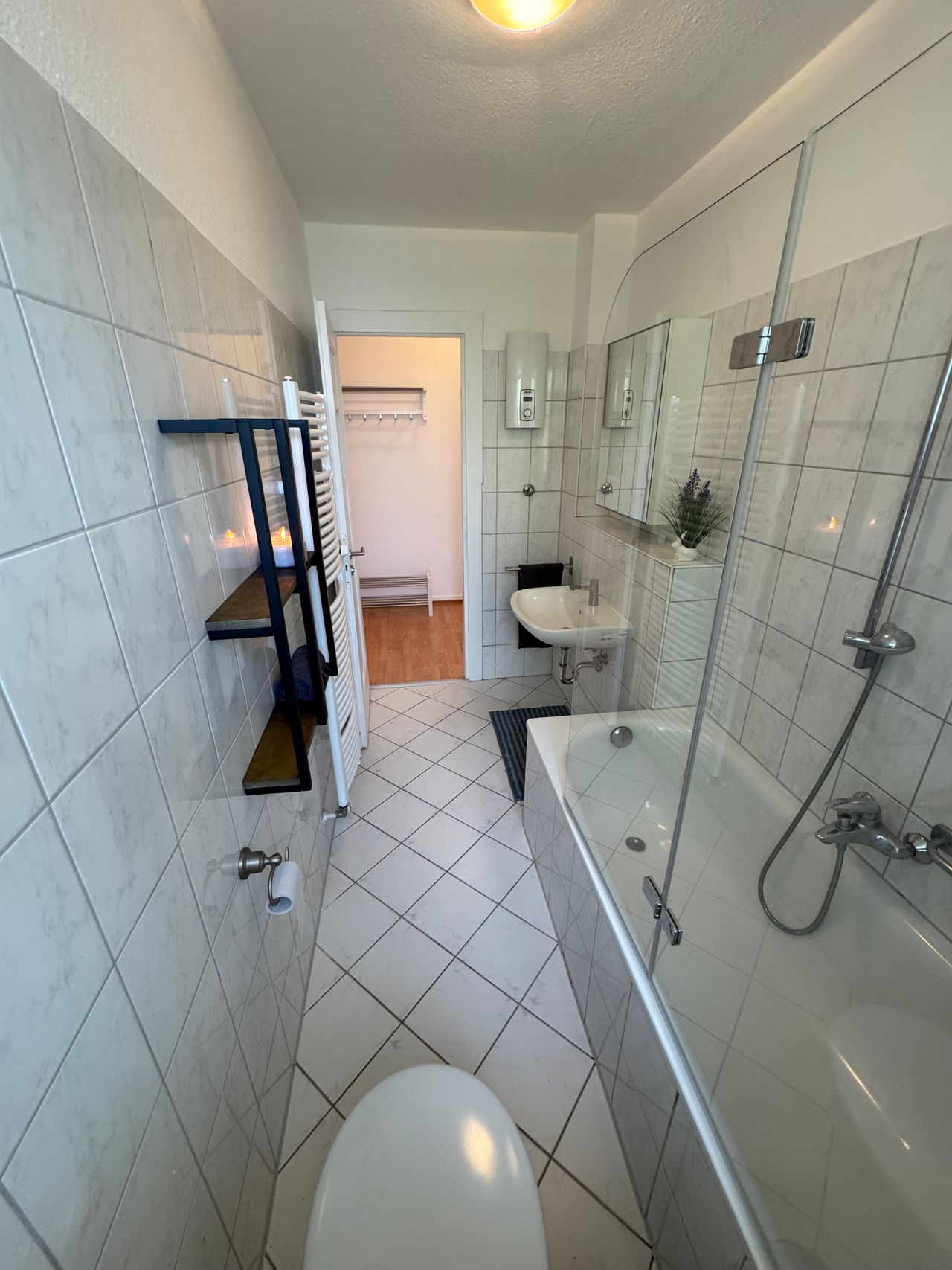 First-time occupancy! Furnished & newly renovated apartment – all inclusive – 92 m²