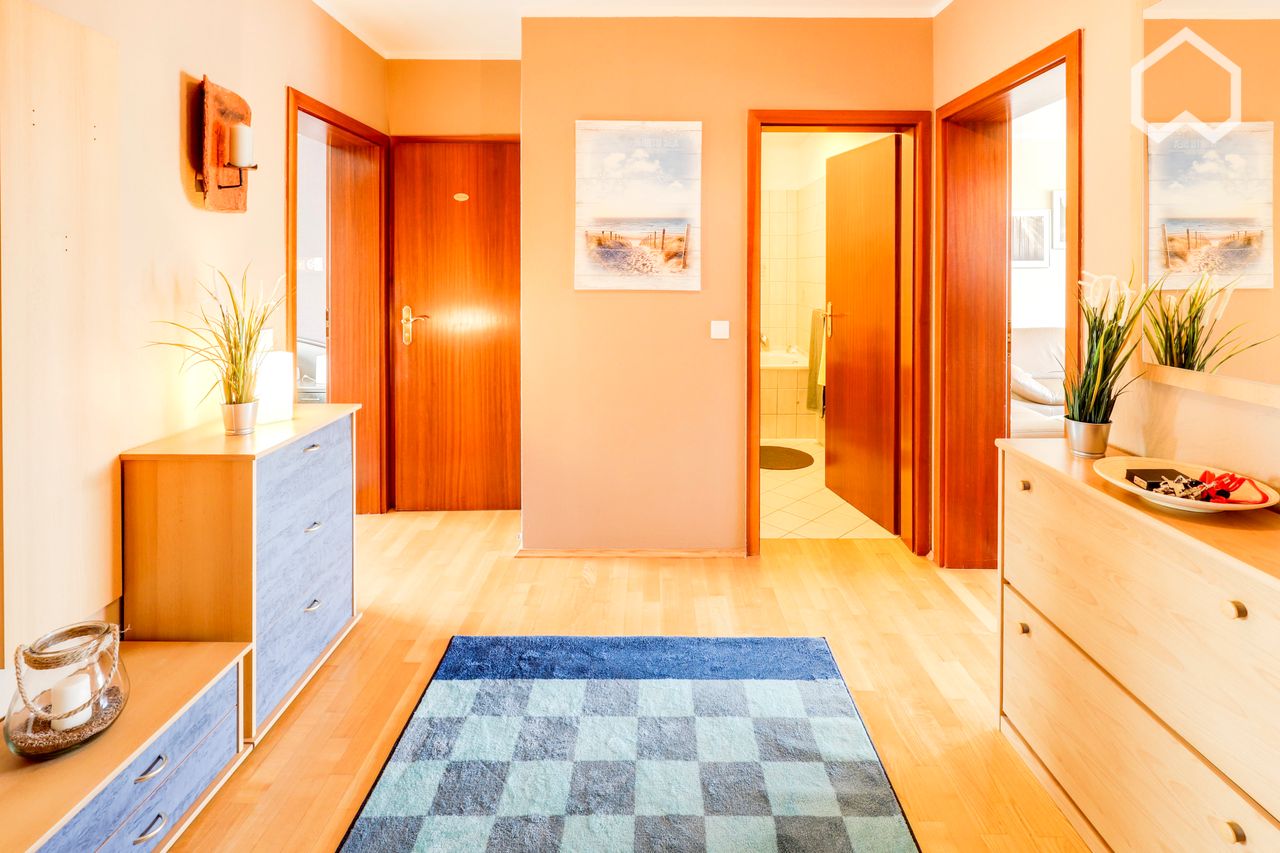 Unterbach: Fully furnished three-room flat in top floor! Living in Düsseldorf's Green Belt