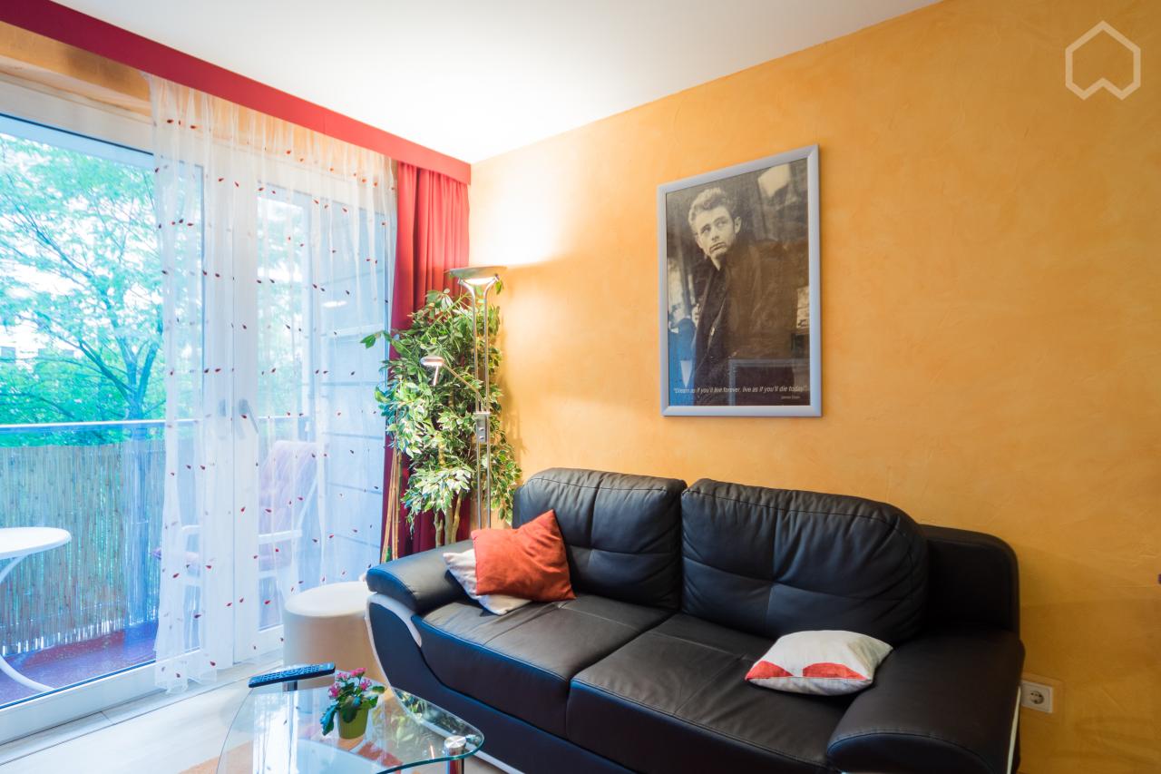 Fashionable, bright suite in Mitte