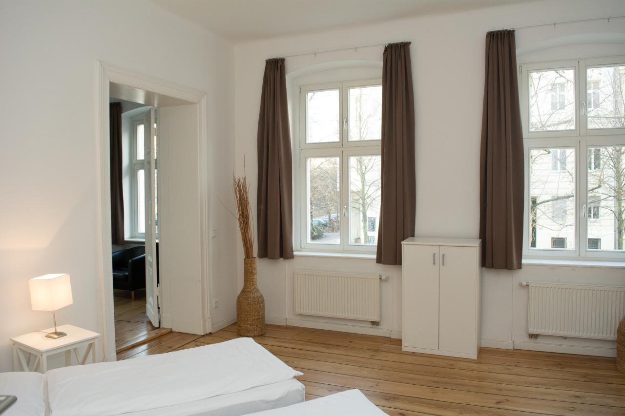 Large 3 room apartment with 1,5 bathrooms in central Prenzlauer Berg