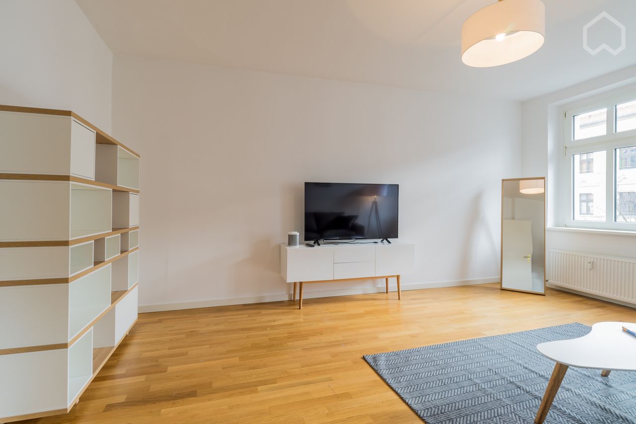 Exclusive brand new furnished and renovated apartment close to Berlins most famos neighbourhood - near Ostkreuz