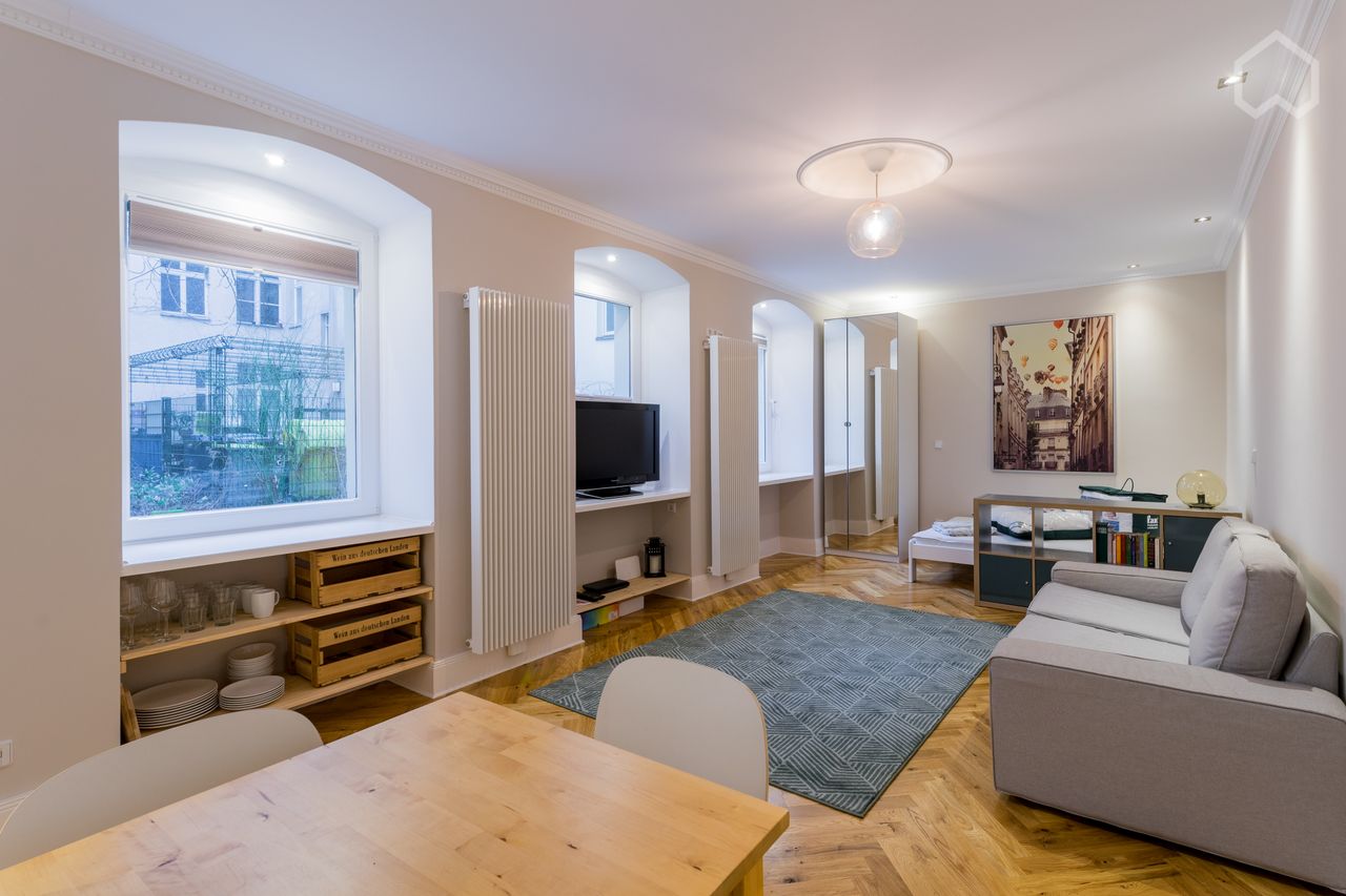 Modern Apartment in beautiful area, fully furnished & refurbished (Kreuzberg)