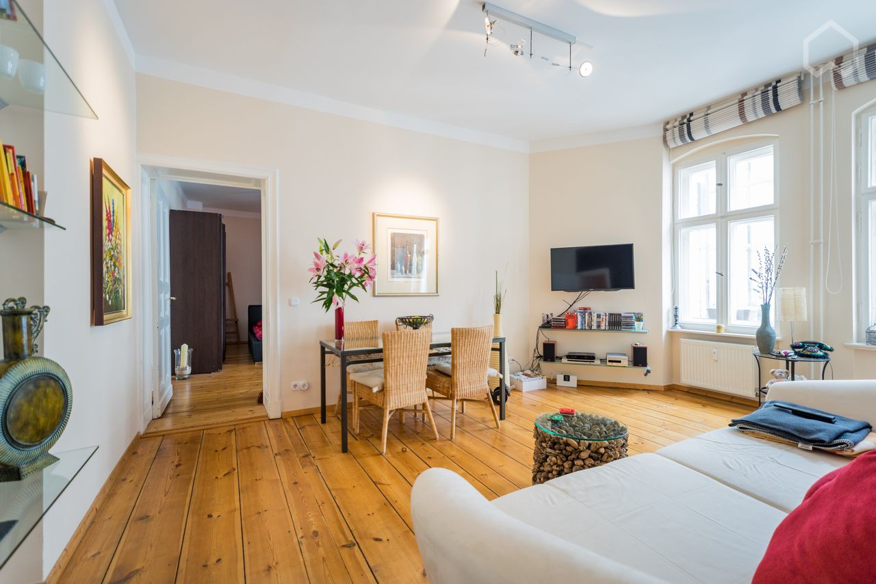 Awesome and lovely flat in Berlin Prenzlauer Berg, antique house, modern style
