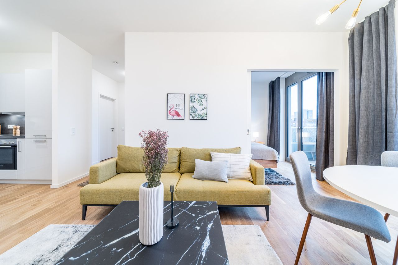 Beautiful 2 Bedroom Apartment with Balcony in Mitte