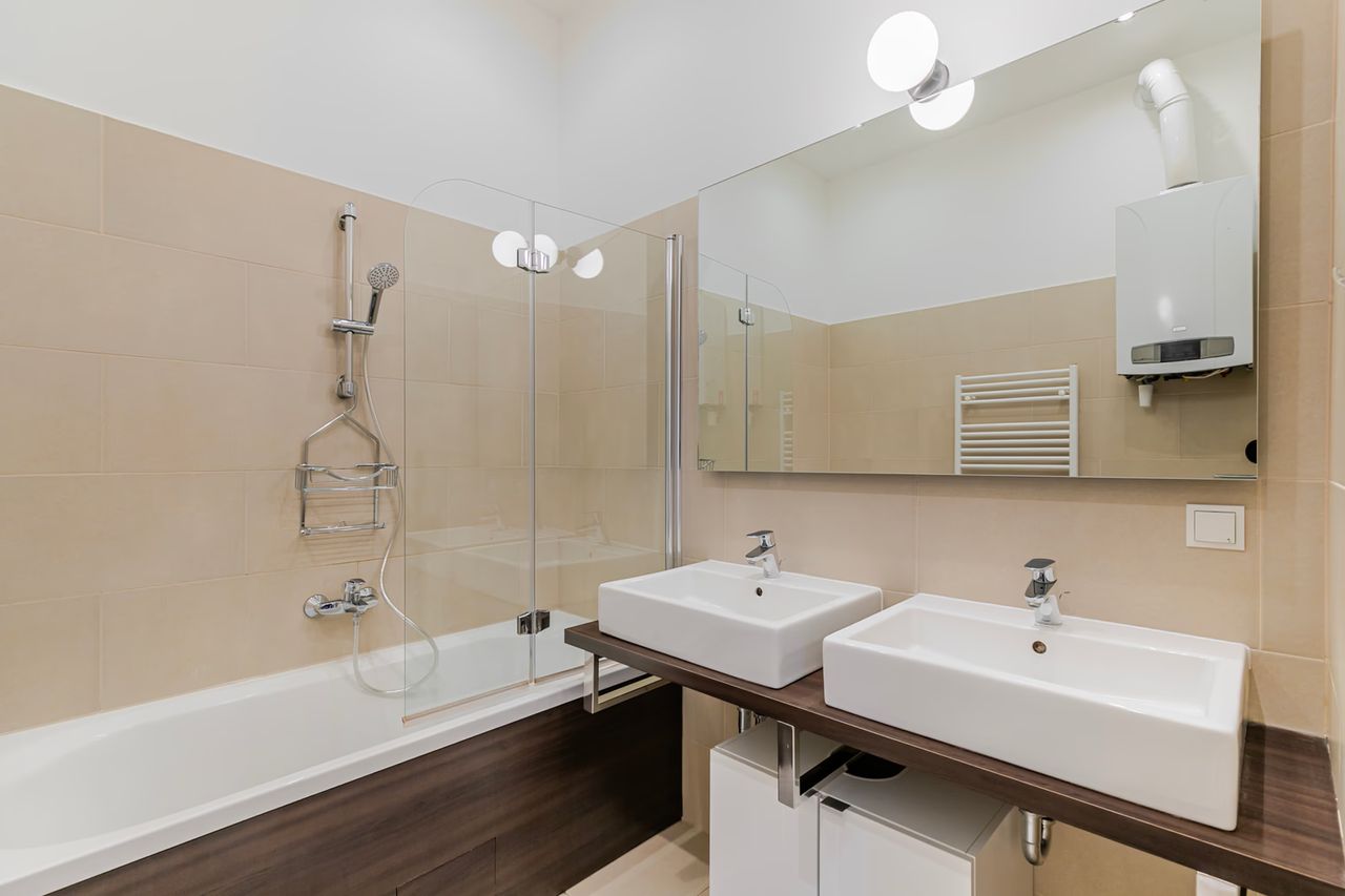 2BR | Alsergrund, nr Belvedere & Opera