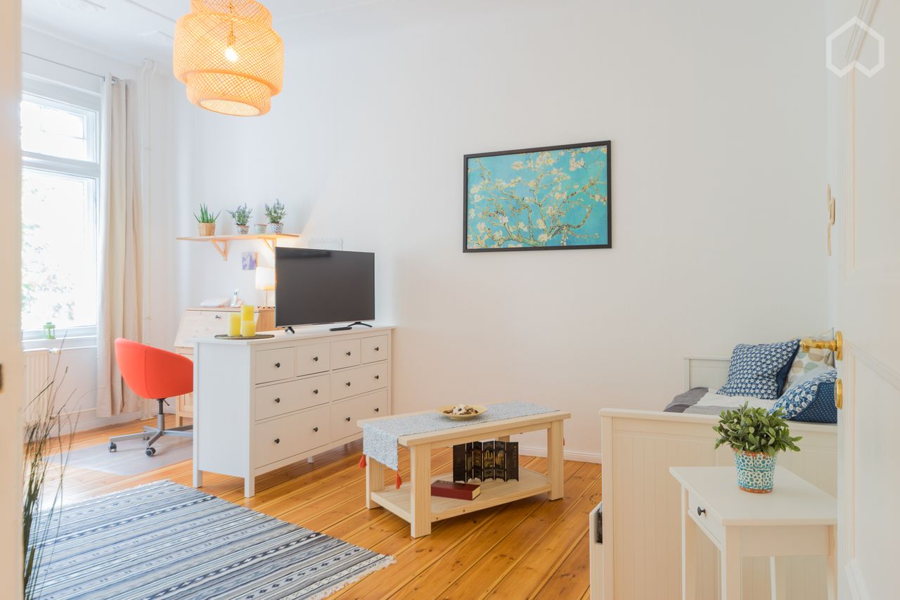 At Humannplatz - renovated and furnitured beautiful flat in a central location of Prenzlauer Berg