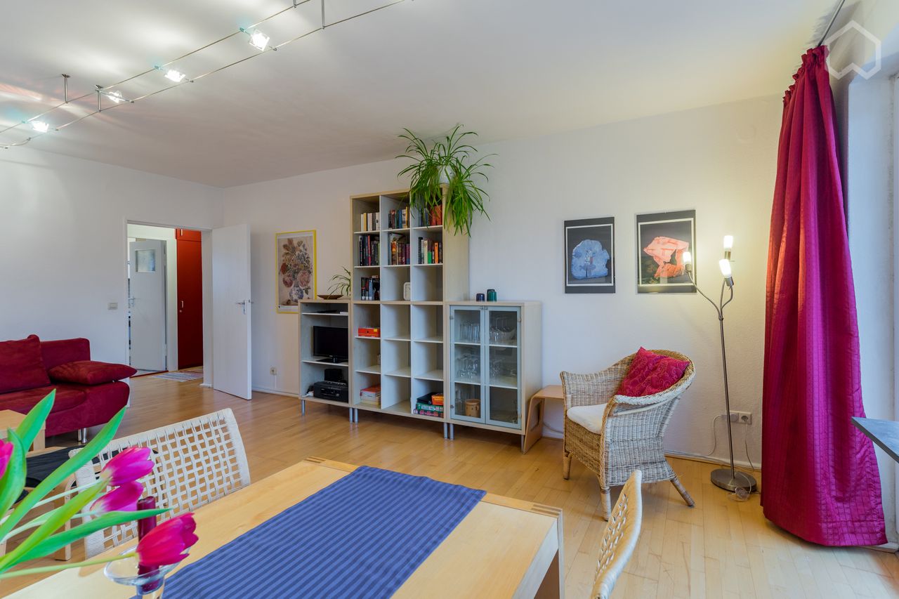 Modern sunny apartment in an exclusive location in Tiergarten (Berlin Mitte)