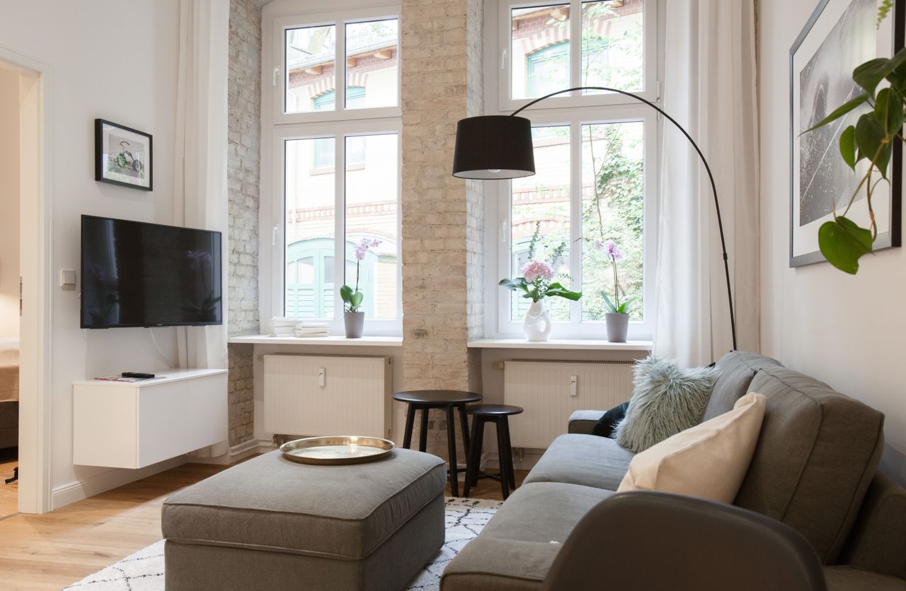 2-room apartment directly at Volkspark Friedrichshain