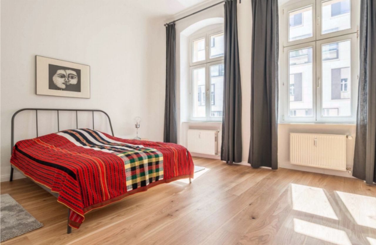 Modern, spacious apartment (Berlin Mitte)