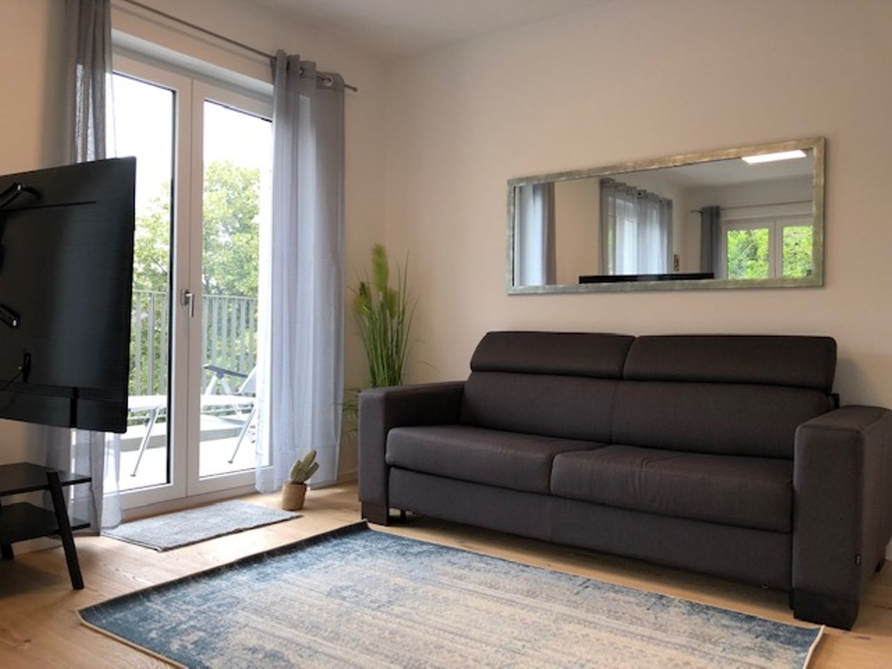 New fully furnished luxurious apartment in the very nice area Berlin-Wilhelmsruh