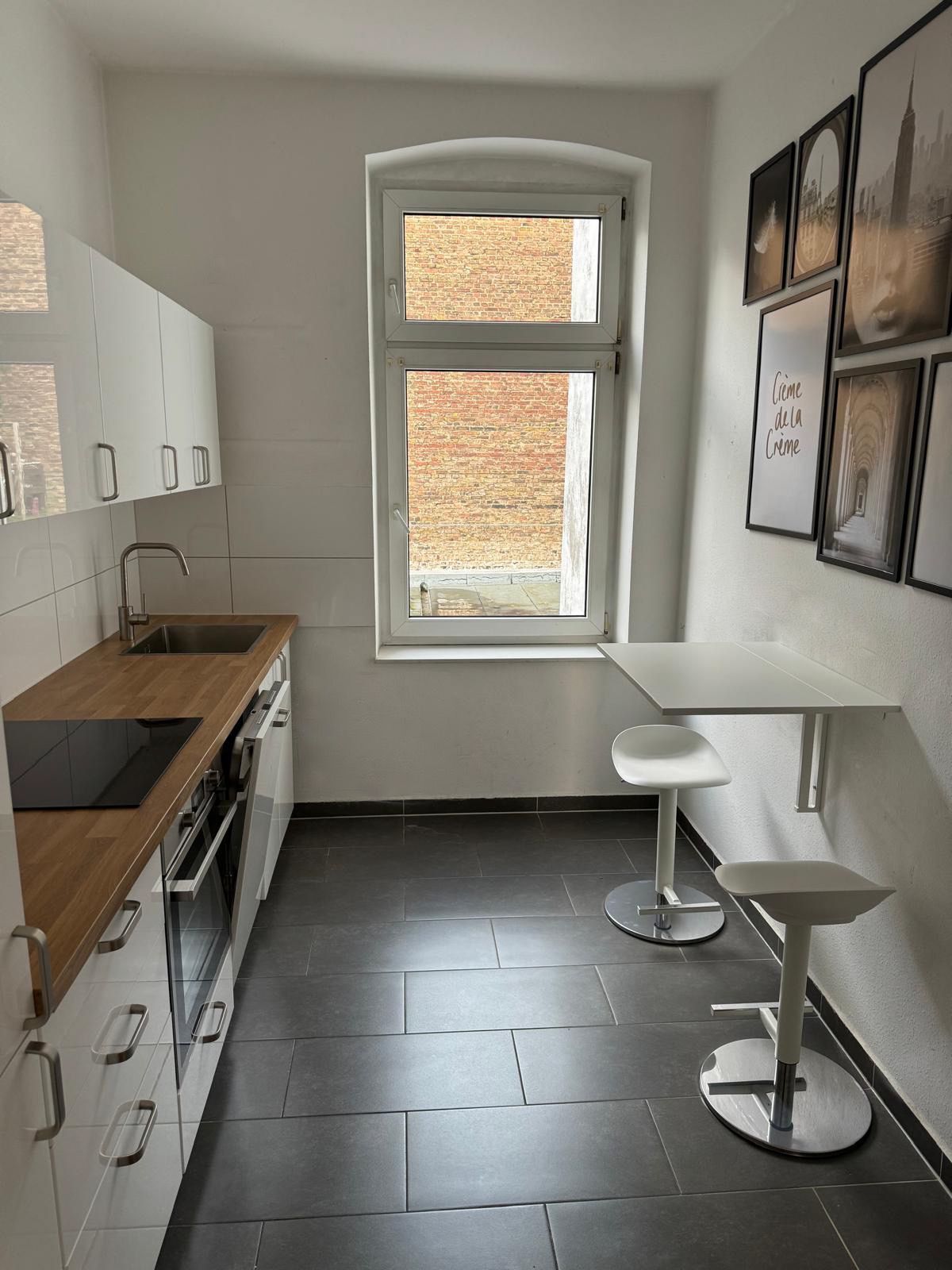 Cozy 4 Bedroom apartment in Köln