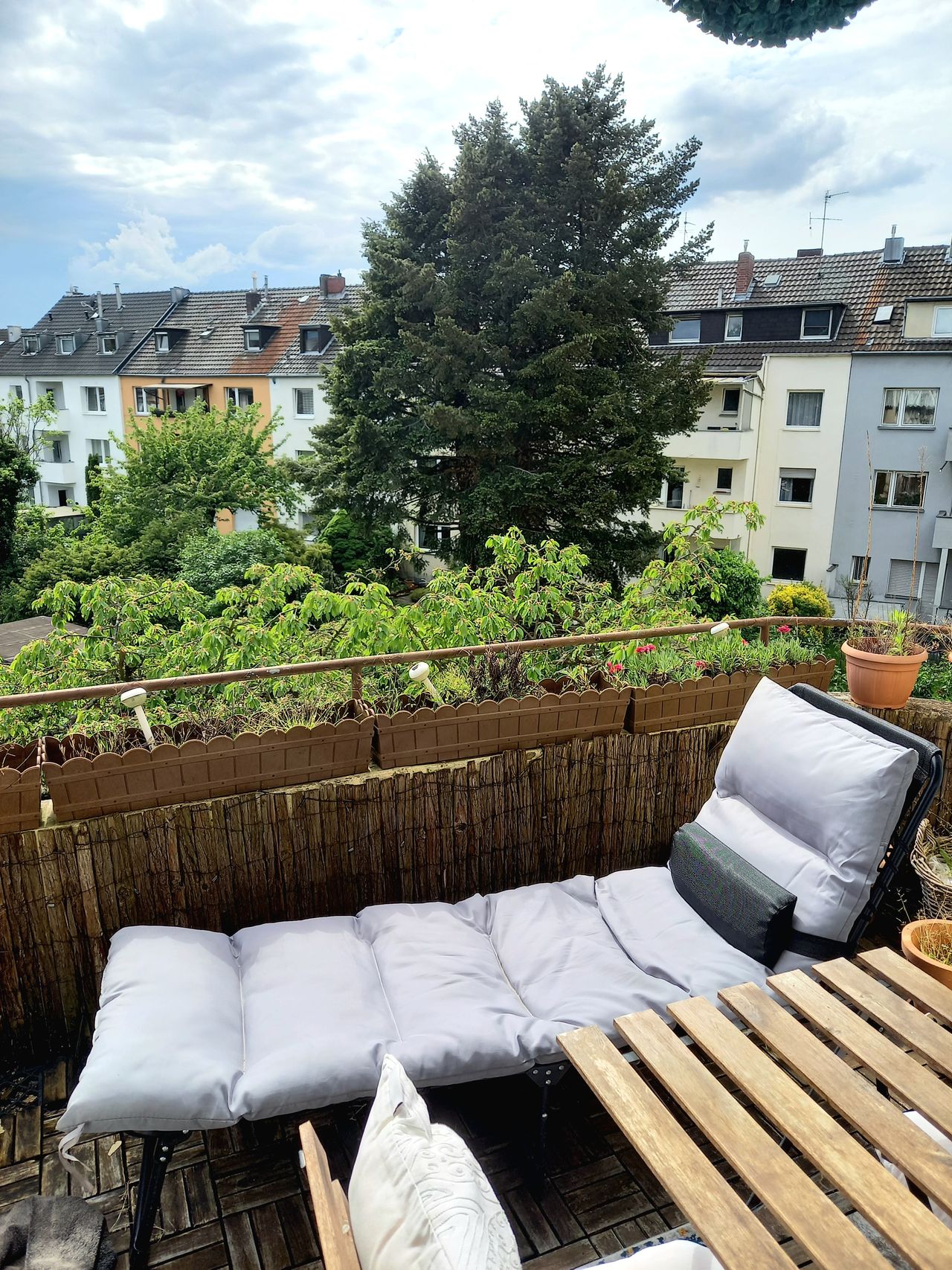 Large fully furnished apartment in Cologne for interim rent