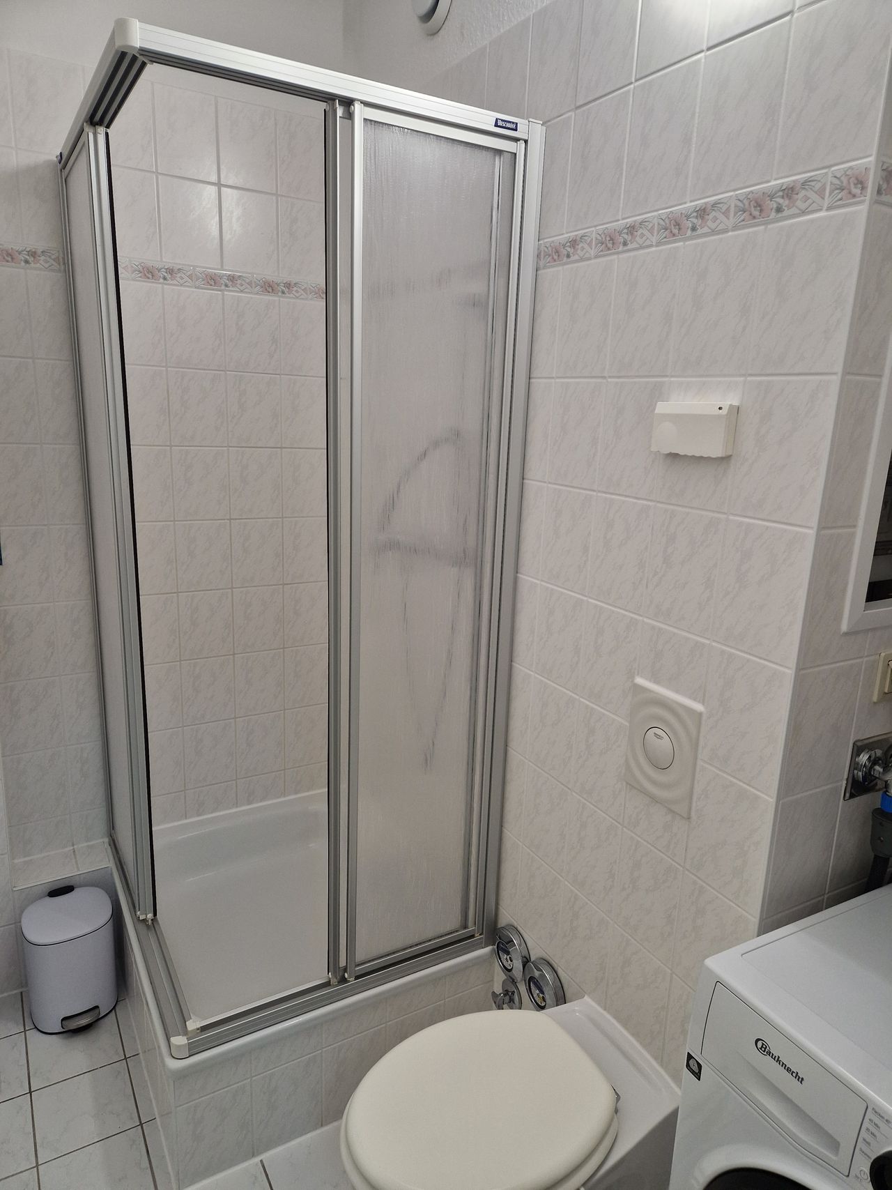 Furnished 2-room apartment with balcony in Berlin – move in & feel good!