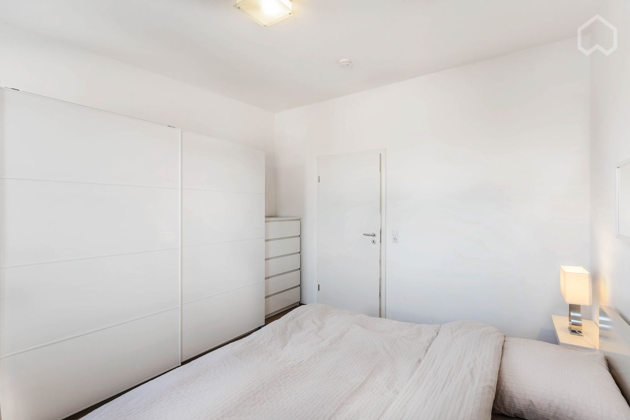 Air-conditioned penthouse studio with amazing Taunus view and great interior