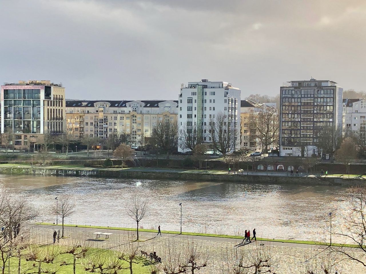 Luxury apartment with river view nearby ECB in Frankfurt