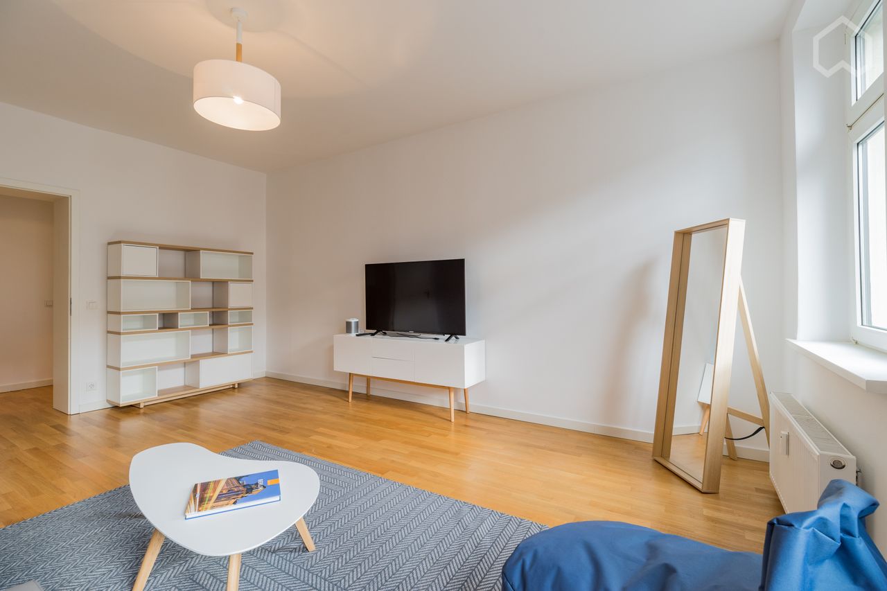 Exclusive brand new furnished and renovated apartment close to Berlins most famos neighbourhood - near Ostkreuz