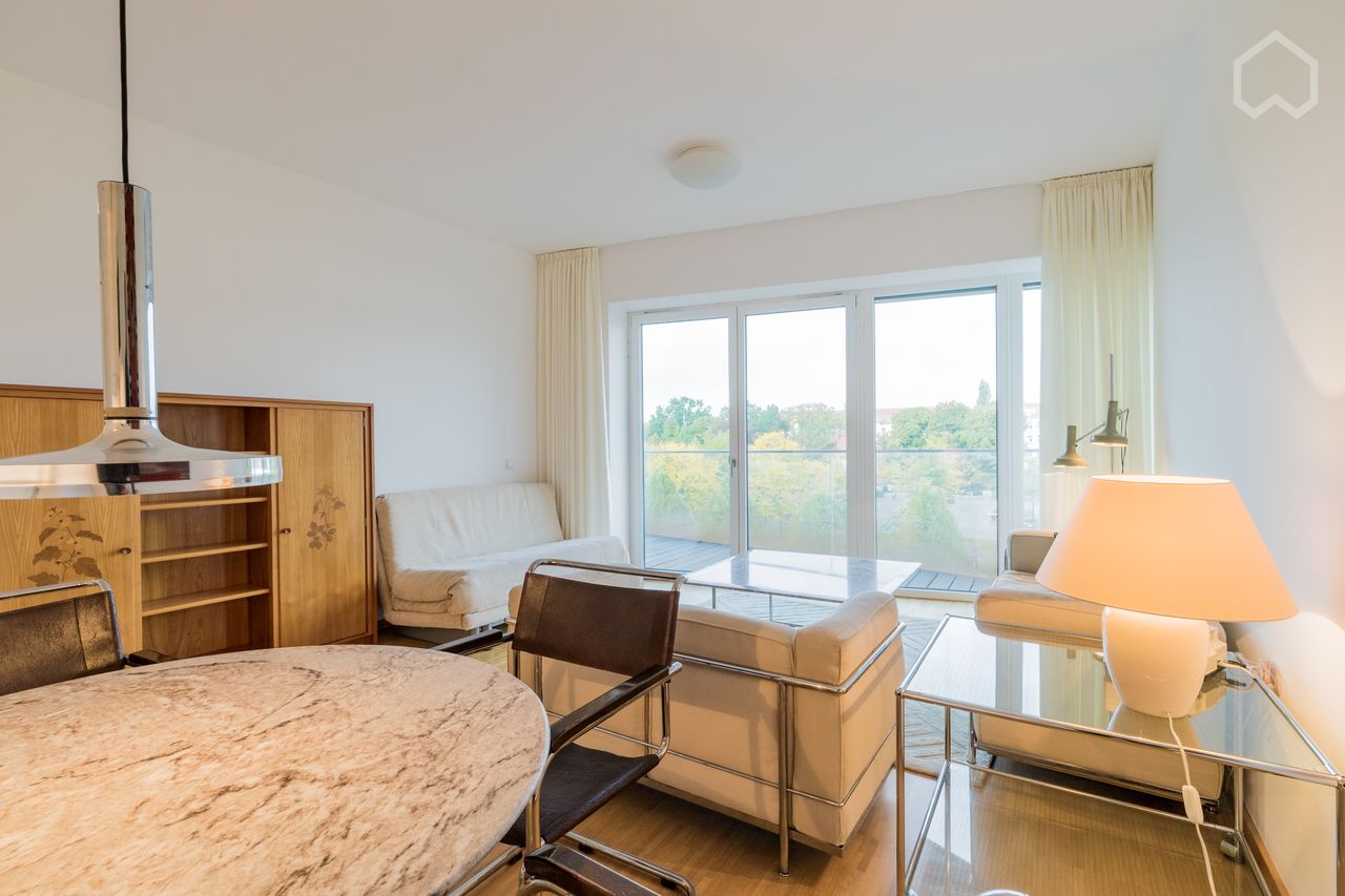 Beautiful new apartment with view on the Spree close to Berlin Hauptbahnhof
