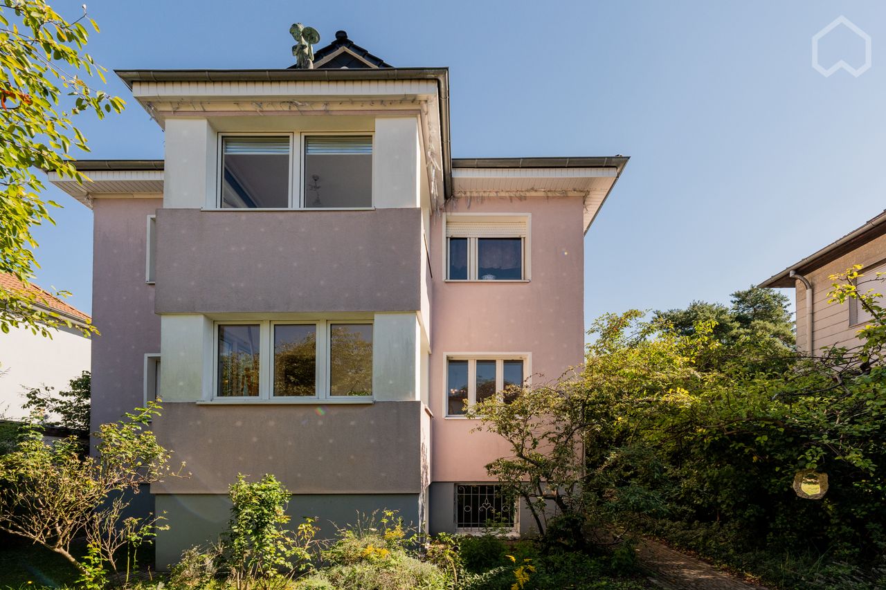 Dreamlike, individual house with garden and terrace in the north of Berlin