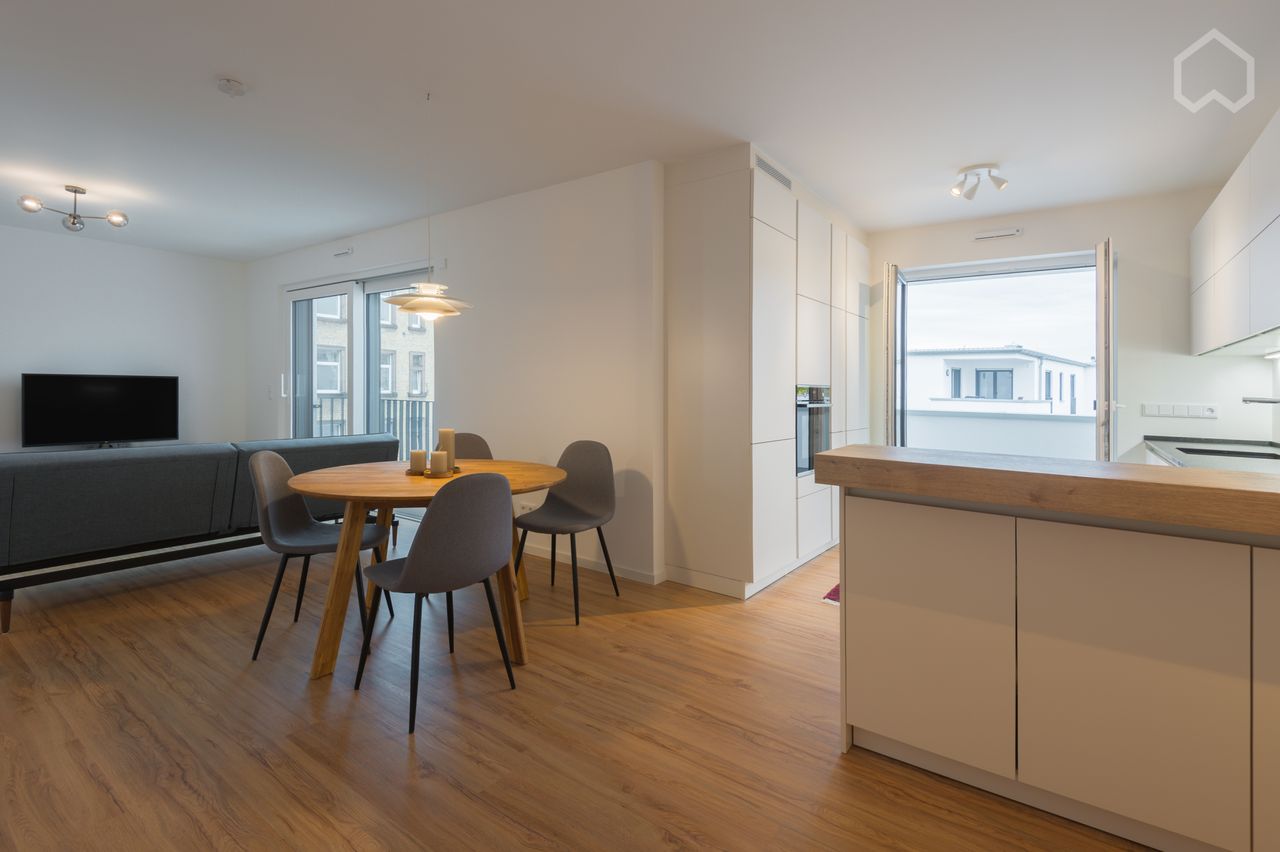 Brand new: High quality furnished, stylish 2 room apartment with balcony in 5min distance to the central train station and great flat in Frankfurt am Main