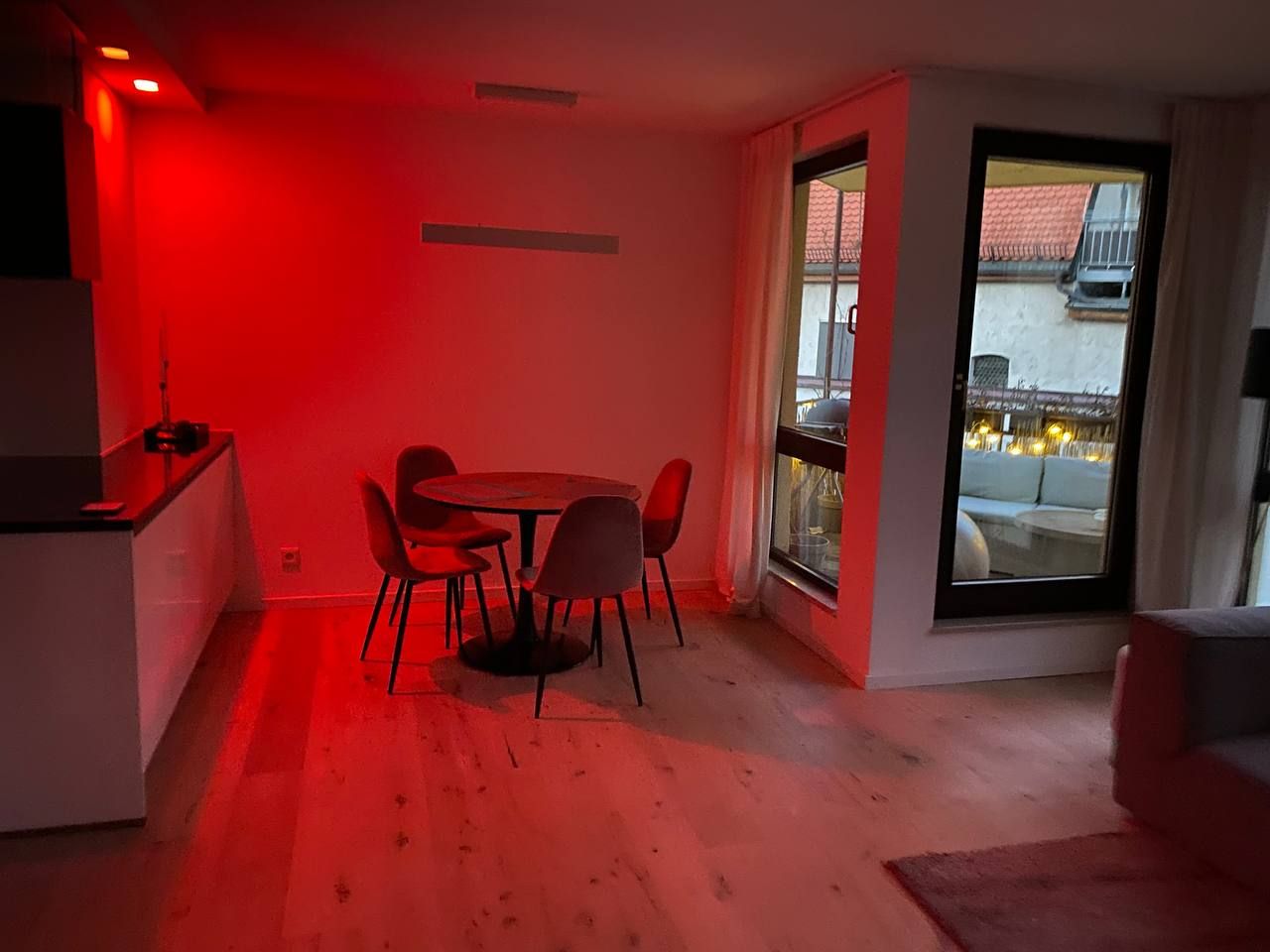 Modern design apartment in Munich's trendy district - centrally located, but very quiet!