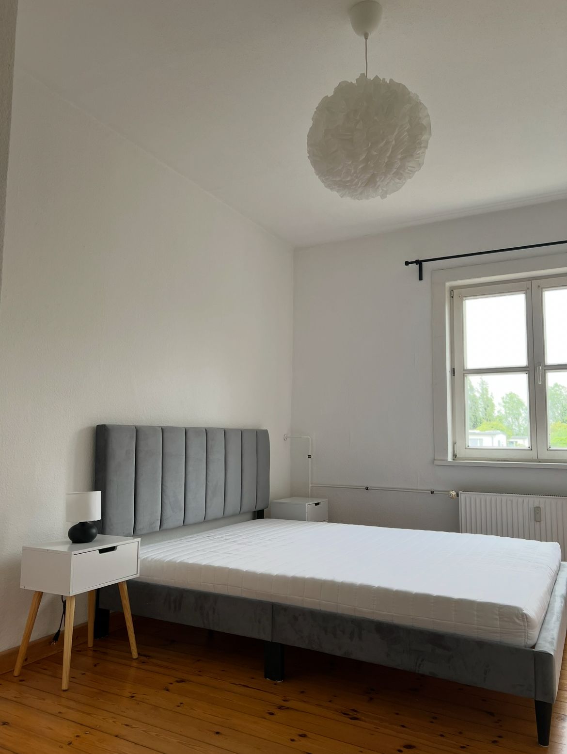 Bright, newly furnished apartment in a green, central location