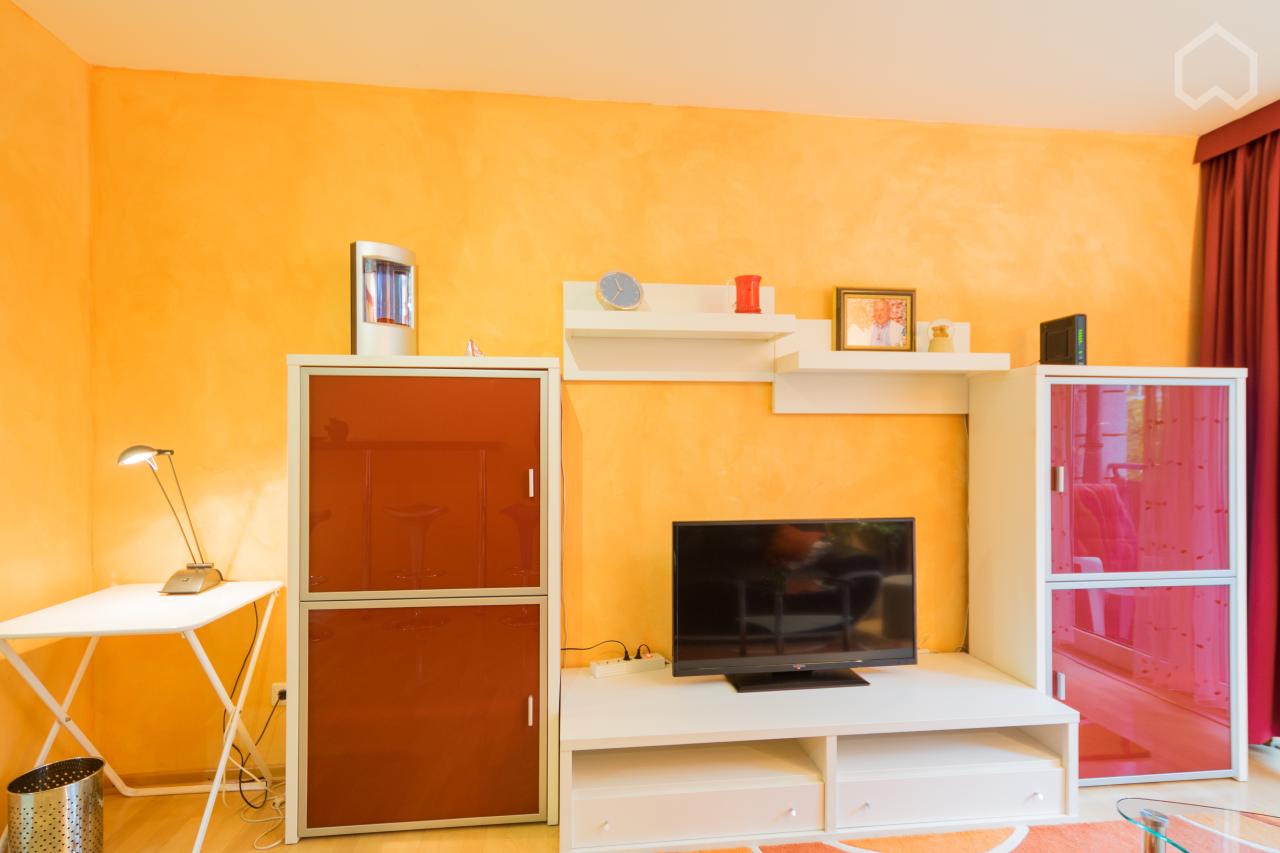 Fashionable, bright suite in Mitte