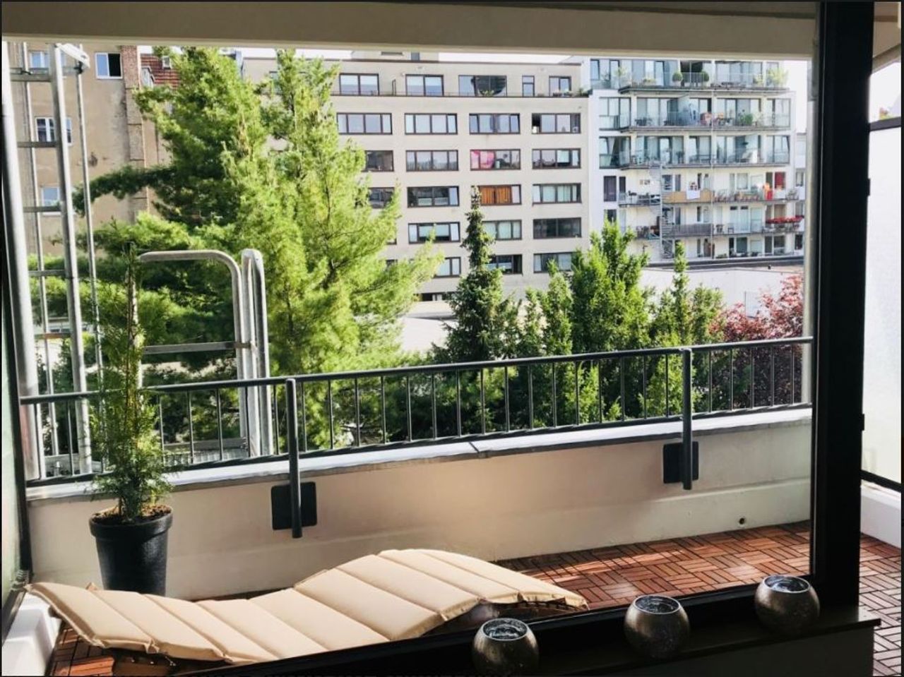cozy studio with balcony in the heart of city