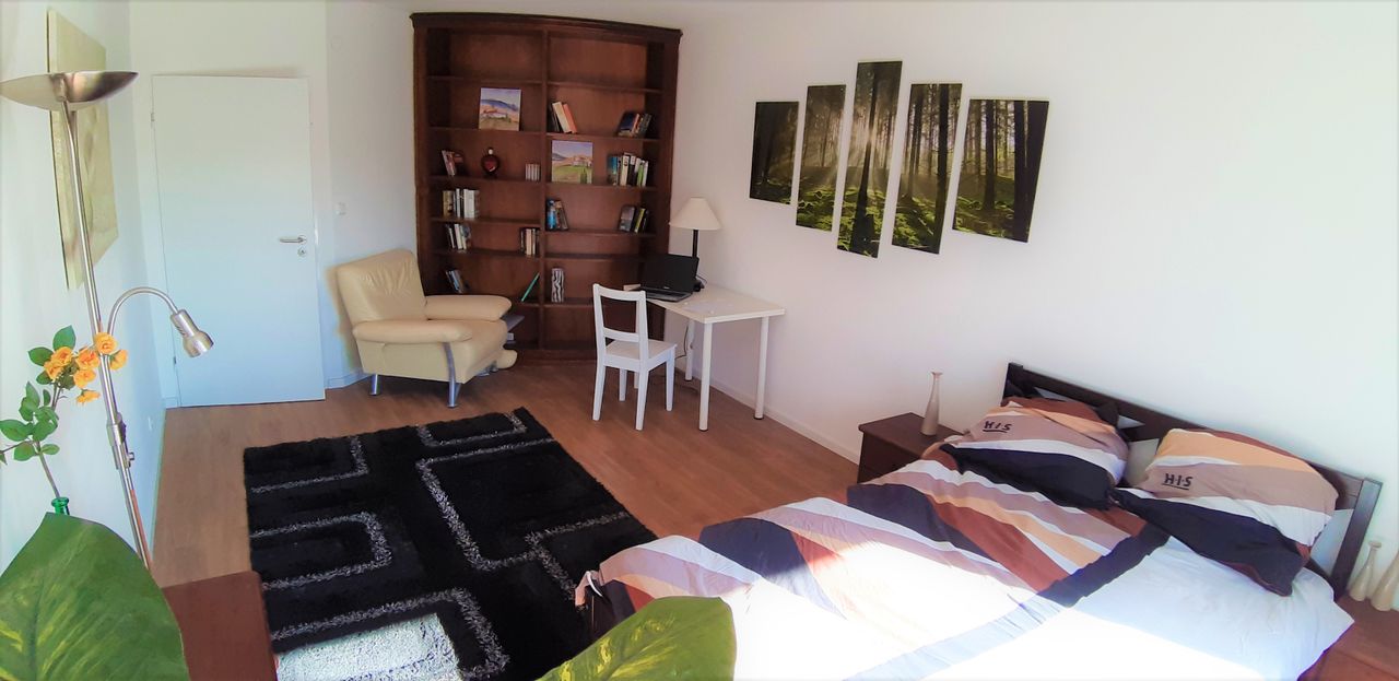 Very bright and calm, stylishly furnished 3-room apartment in Berlin (Steglitz) - first time use after renovation- For 4 Persons