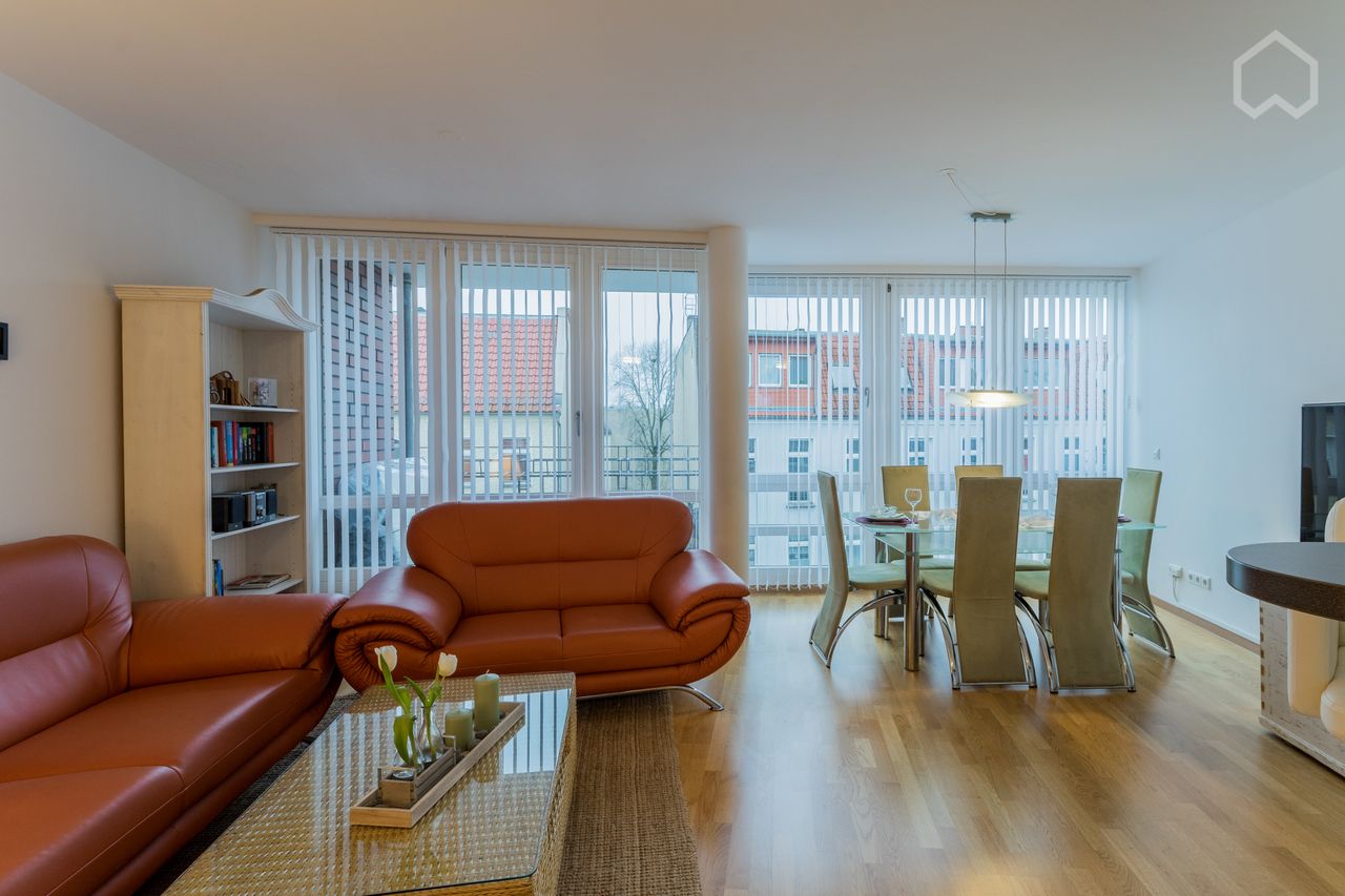Sunny, airy and quiet duplex with balcony in the heart of Köpenick