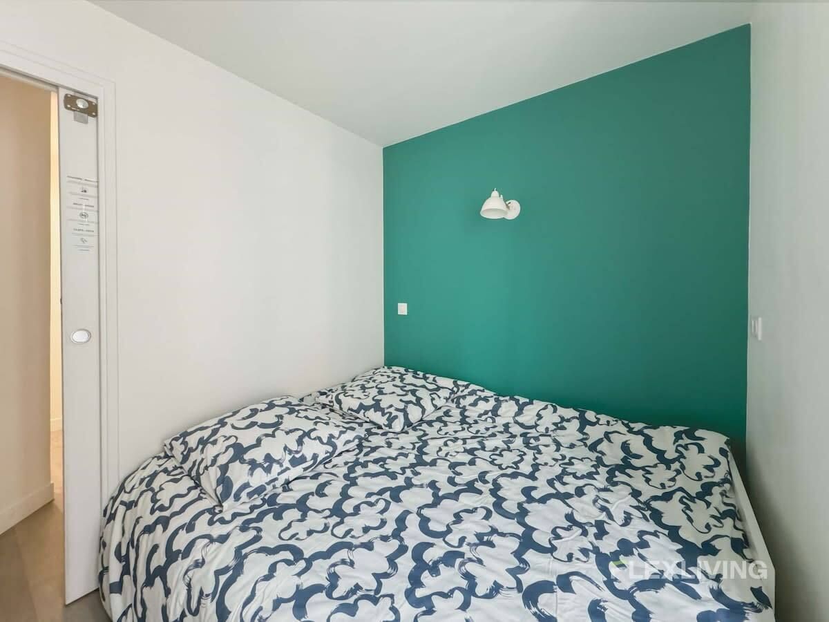 Comfortable apartment nestled on the 4th floor of a charming condominium.
