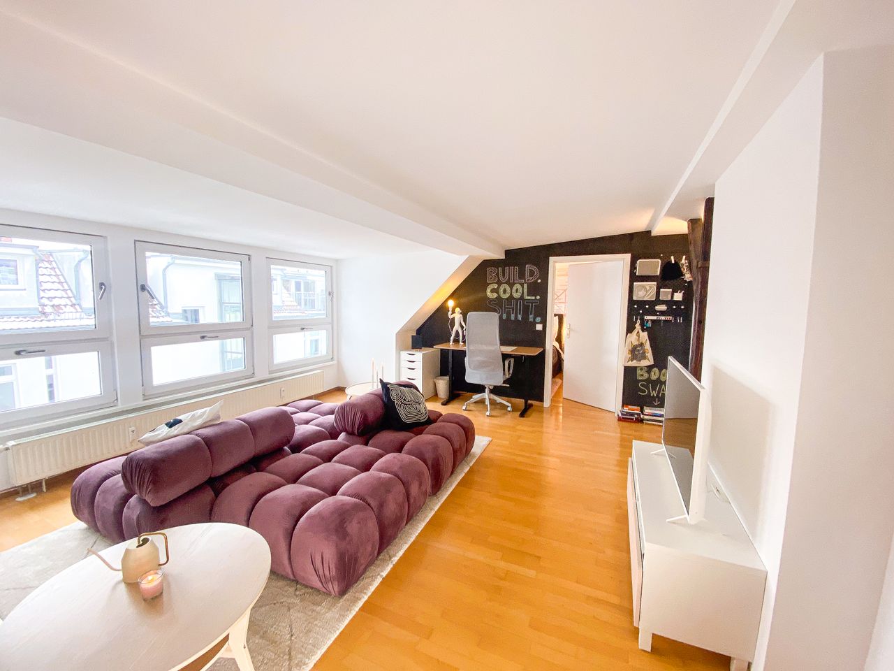 'GLEN' - beautiful, renovated top floor apartment in Prenzlauer Berg