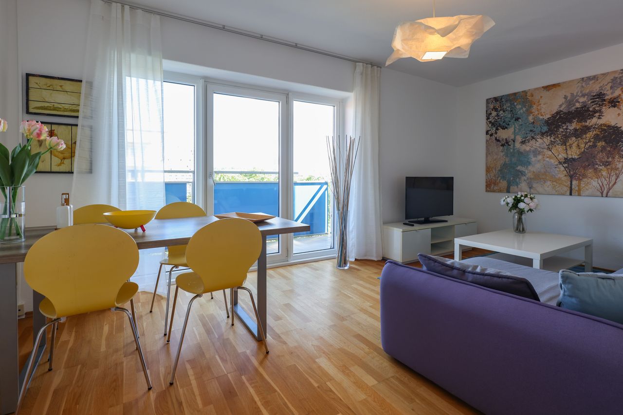 Perfect business apartment with a south-west balcony and a view of the television tower at Alexanderplatz