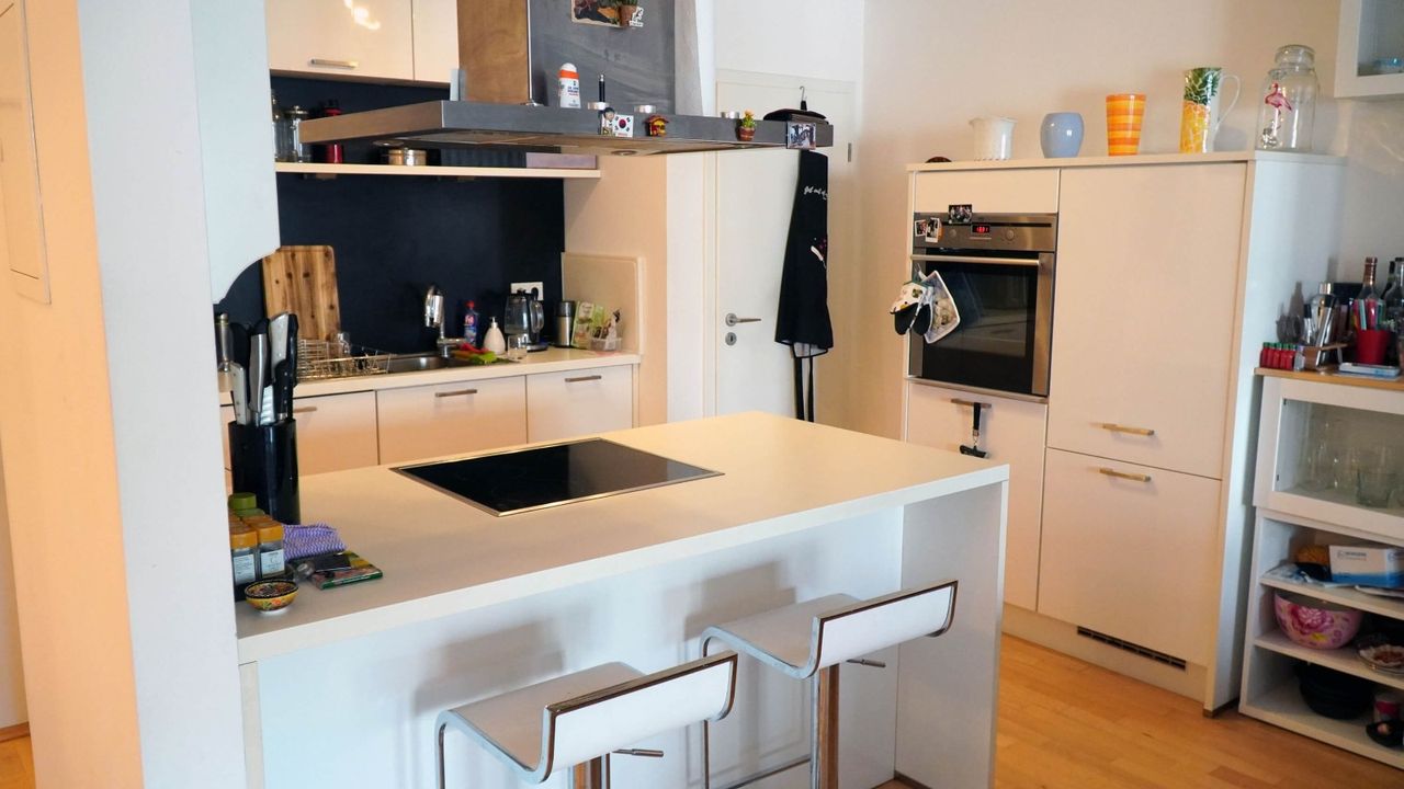 Lovingly furnished & large flat in the centre of Cologne