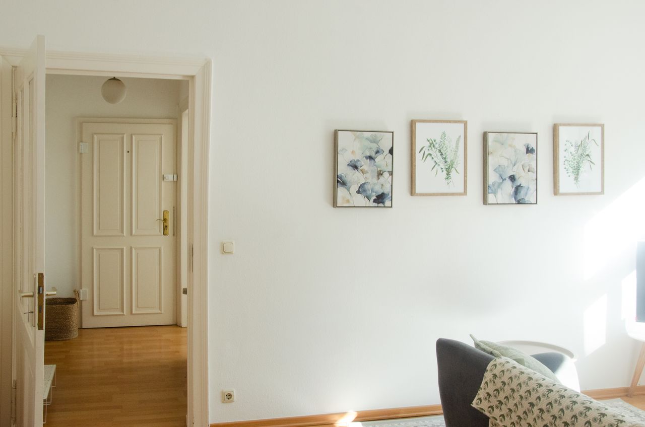 Pet-Friendly 71m2  Rosenthaler Platz Apartment – Quiet Garden Oasis in the Heart of Trendy Berlin, Well-Connected for Easy City Living.