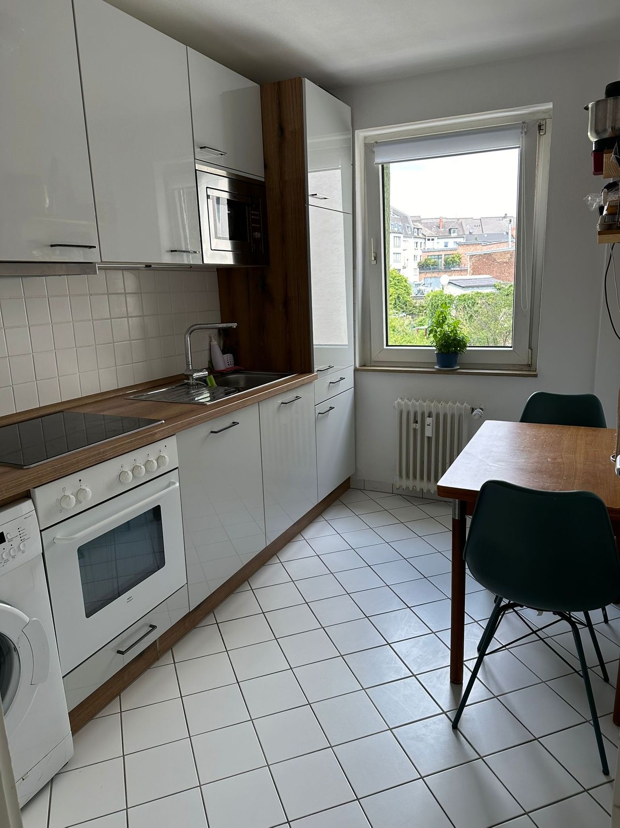 2-Rooms-Appartment in Bockenheim for temporal rent.