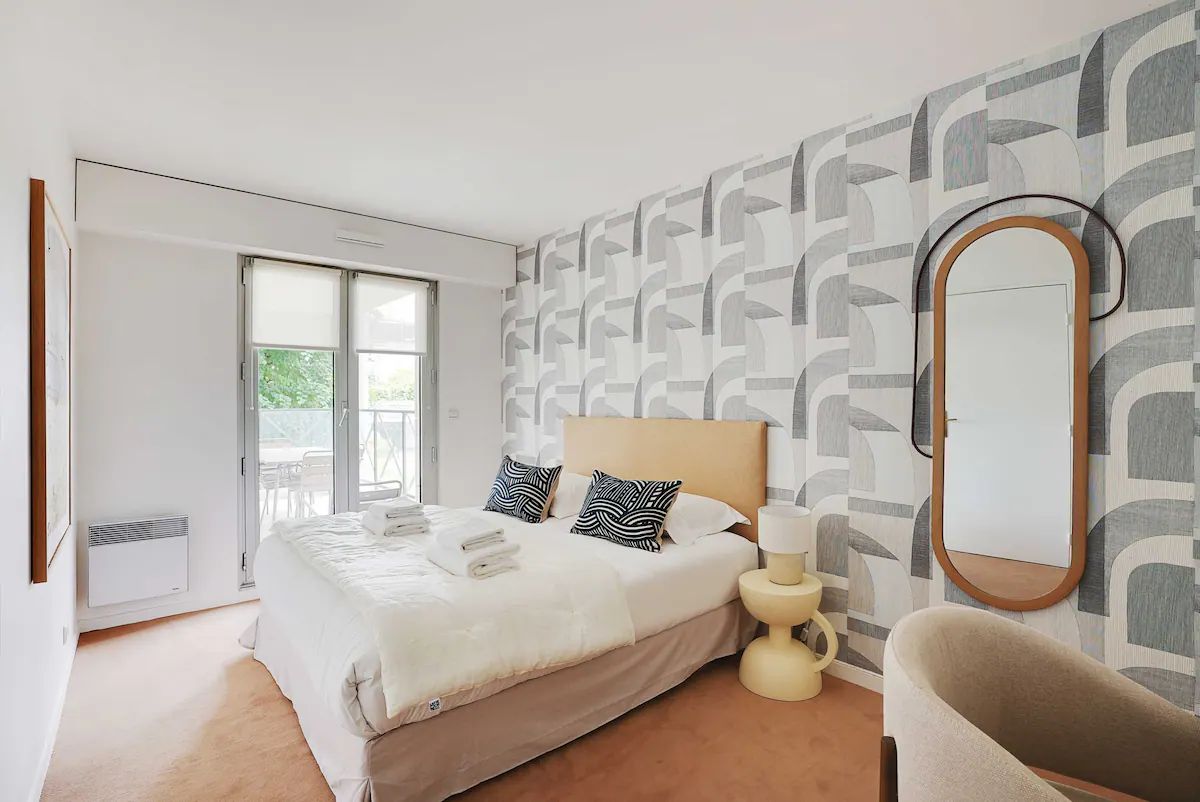 Elegant Parisian Retreat with Modern Comforts