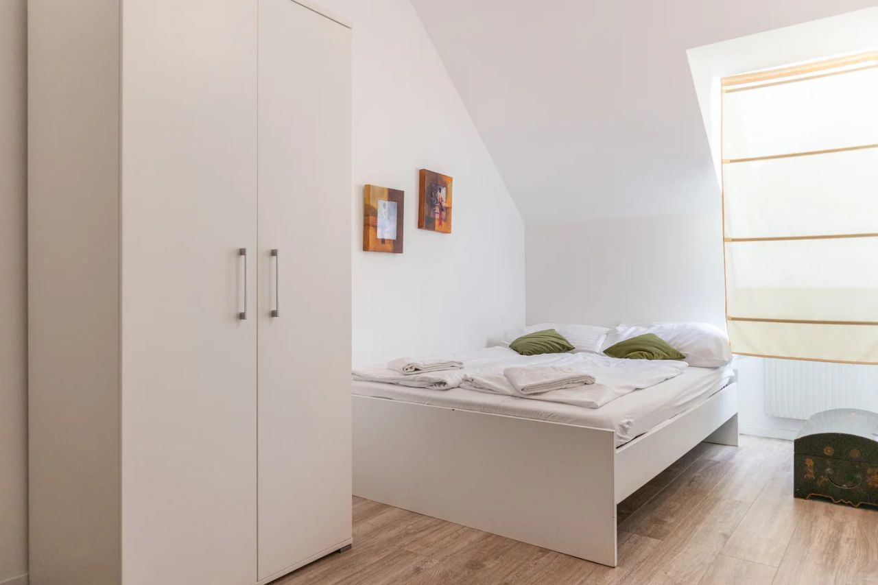 ideal 2 bedroom apartment