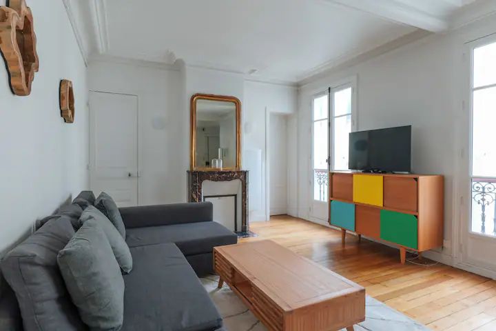 Modern flat near Parc Monceau