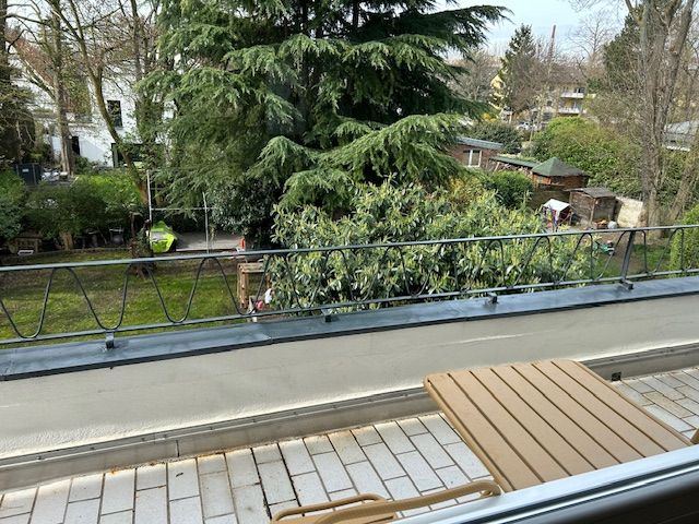 Sunny 3-room flat with balcony in Cologne-Braunsfeld