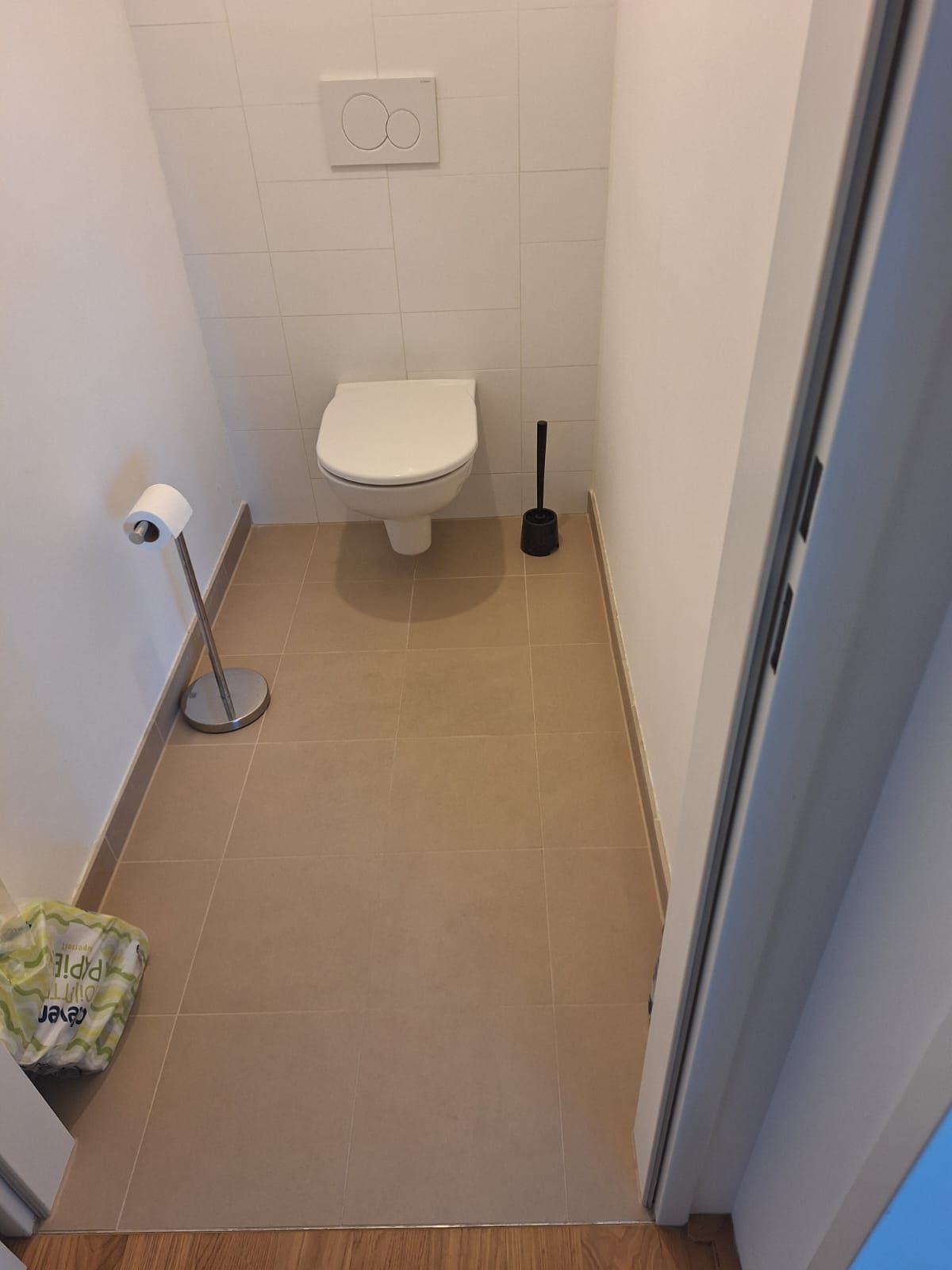 Modern 2-Room Apartment with Private Garden in a Quiet Area