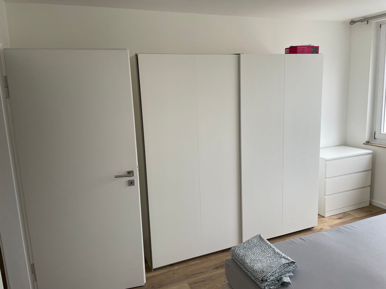 First occupancy near University Hospital: Quiet apartment with garage