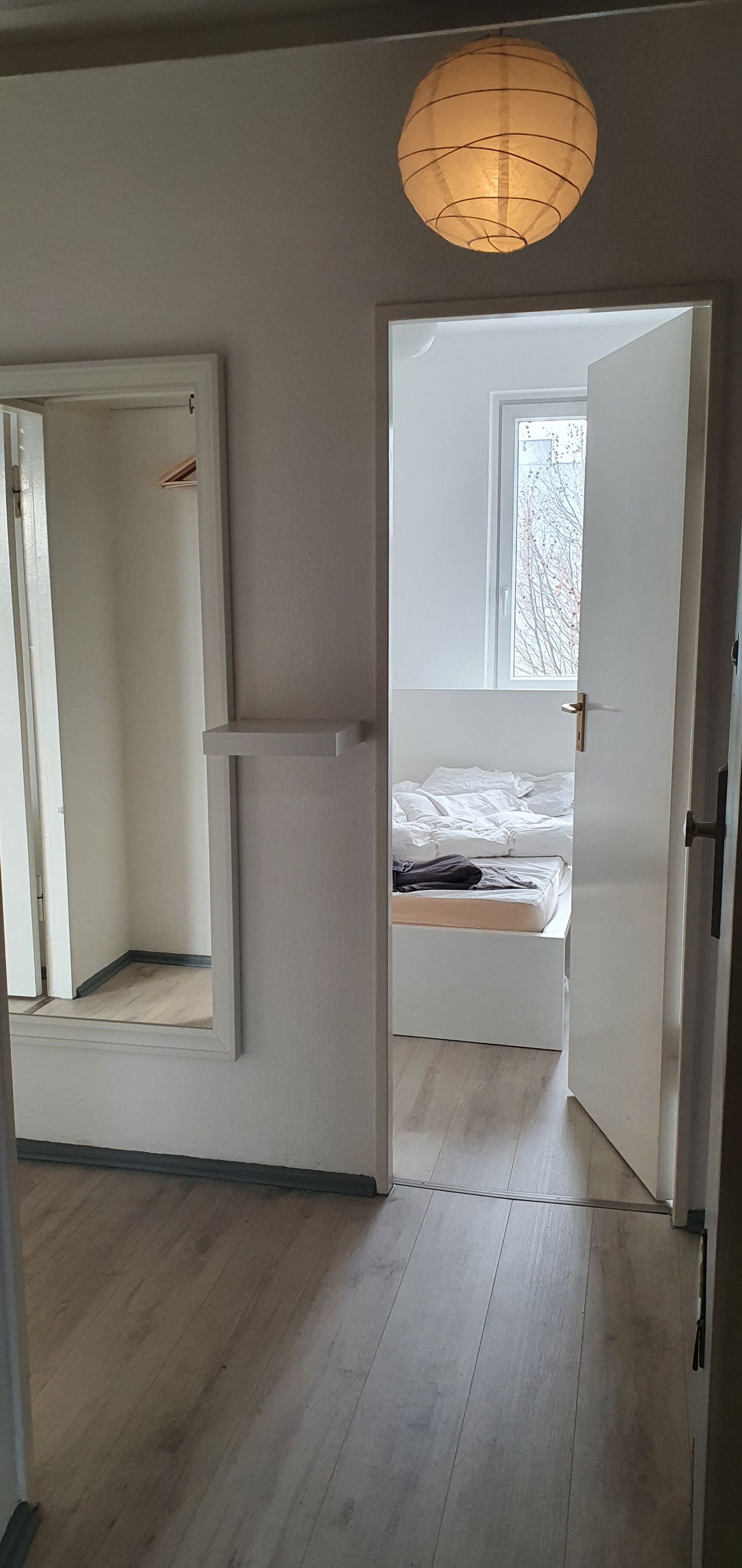 schöne 2 Zimmer Wohnung mit Balkon im Schöneberger Kiez Winterfeldtplatz möbliert!