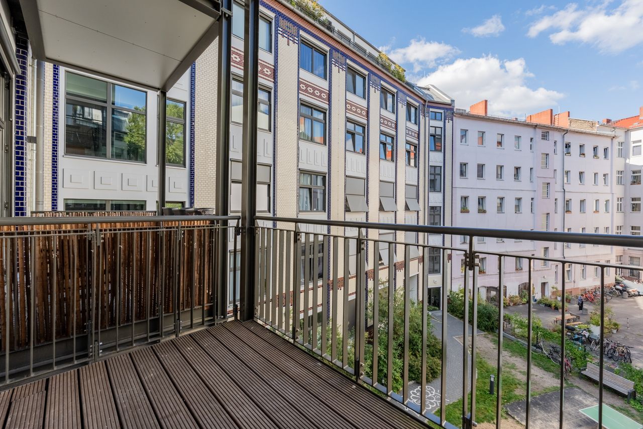 Modern city oasis with balcony in Kreuzberg