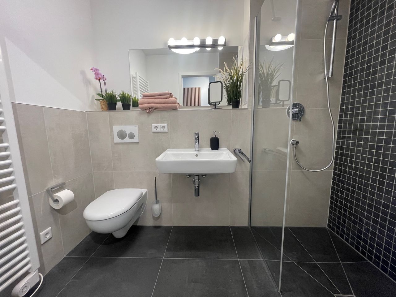 Top modern newly built Studio in Top Location (Friedrichshain)