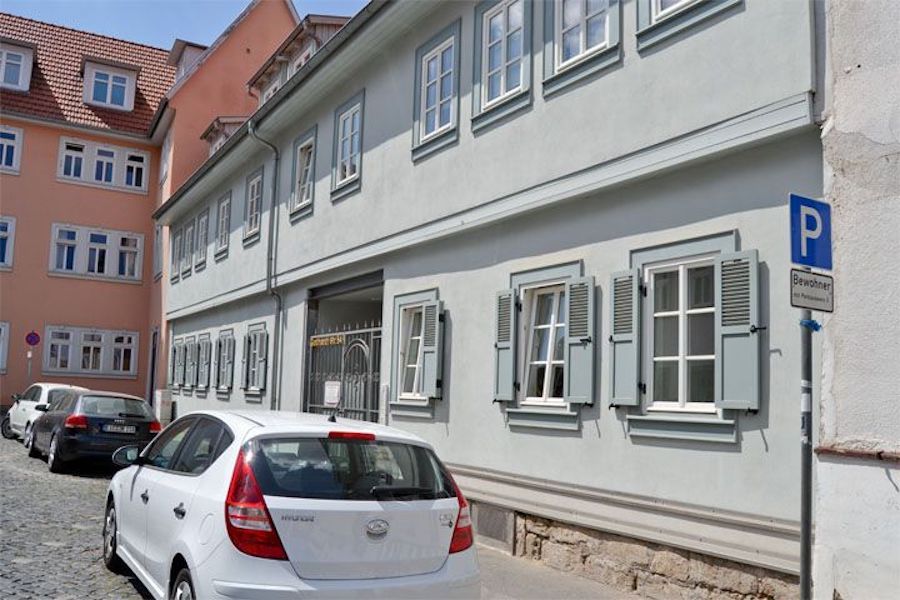 Bright apartment in Erfurt with underground parking only 300 meters away from the Krämerbrücke