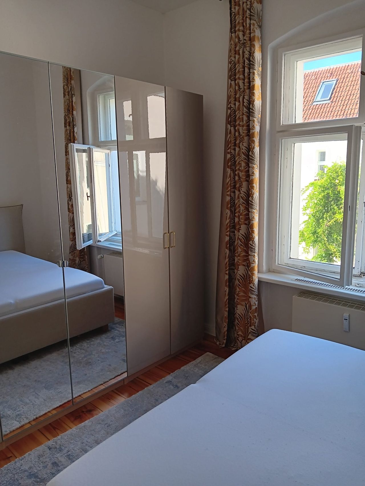 Center of West Berlin: 3 rooms Newly Furnished and Renovated